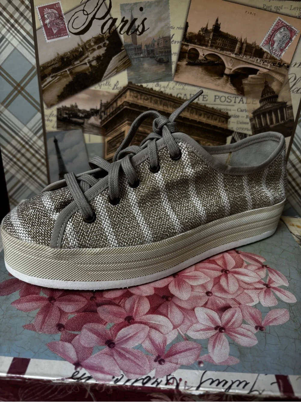 Anniel Soft Gold Metallic Striped Jute Woven Lace Up Flat Shoes. Size 9